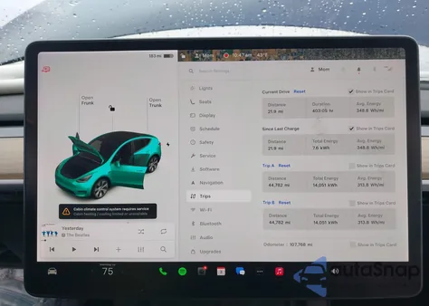 2021 Tesla Model Y Long Range Dual Motor All-Wheel Drive z USA, uszkodzony, nr VIN 5YJYGAEE5MF196159